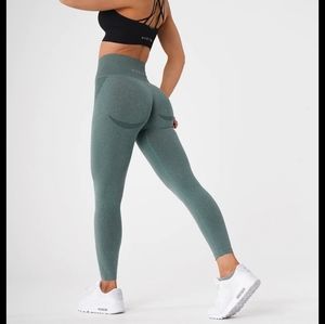 NVGTN Contour Leggings